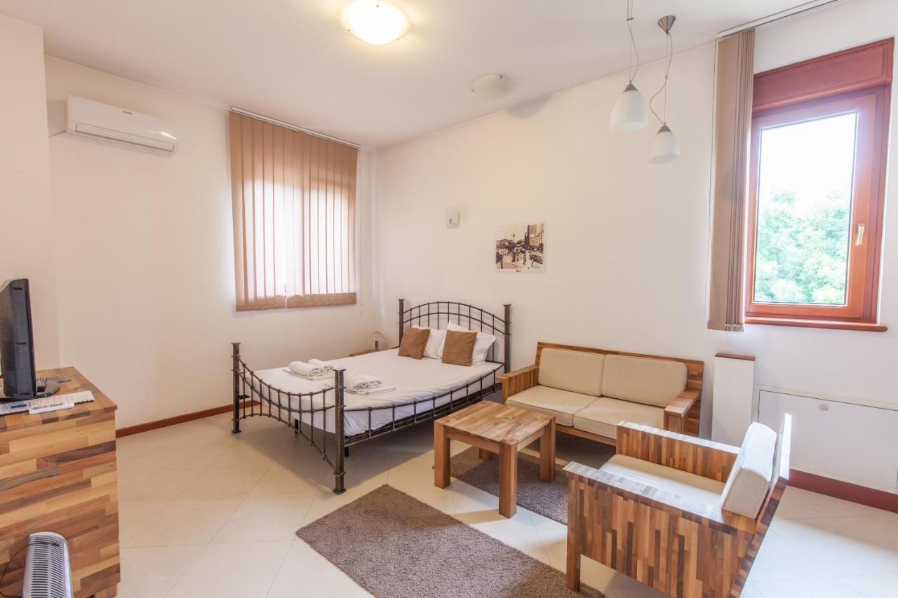 The Belgrade Hills Rooms And Suites Екстериор снимка